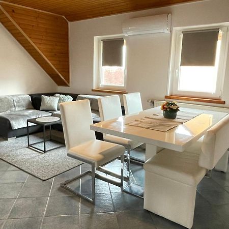 Villa Lili Balatonkeresztúr Esterno foto