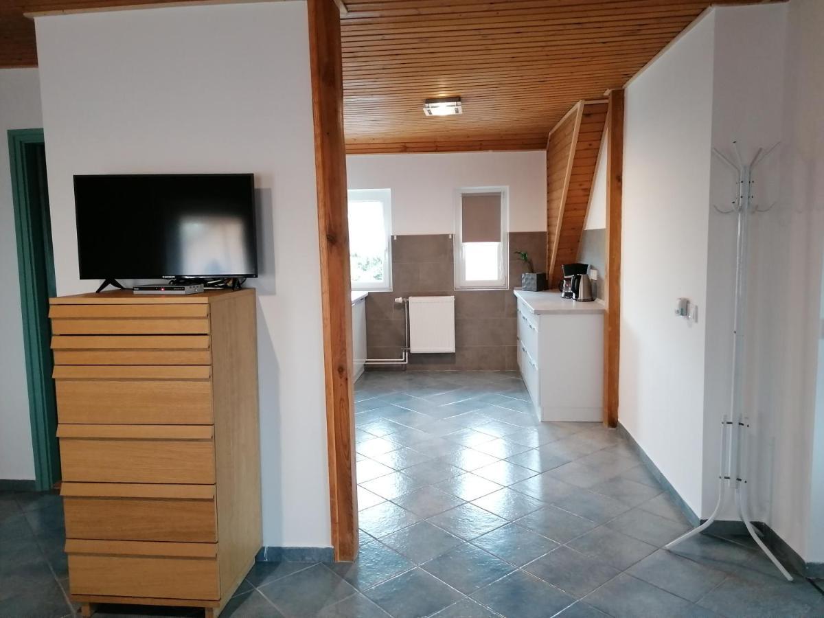 Villa Lili Balatonkeresztúr Esterno foto