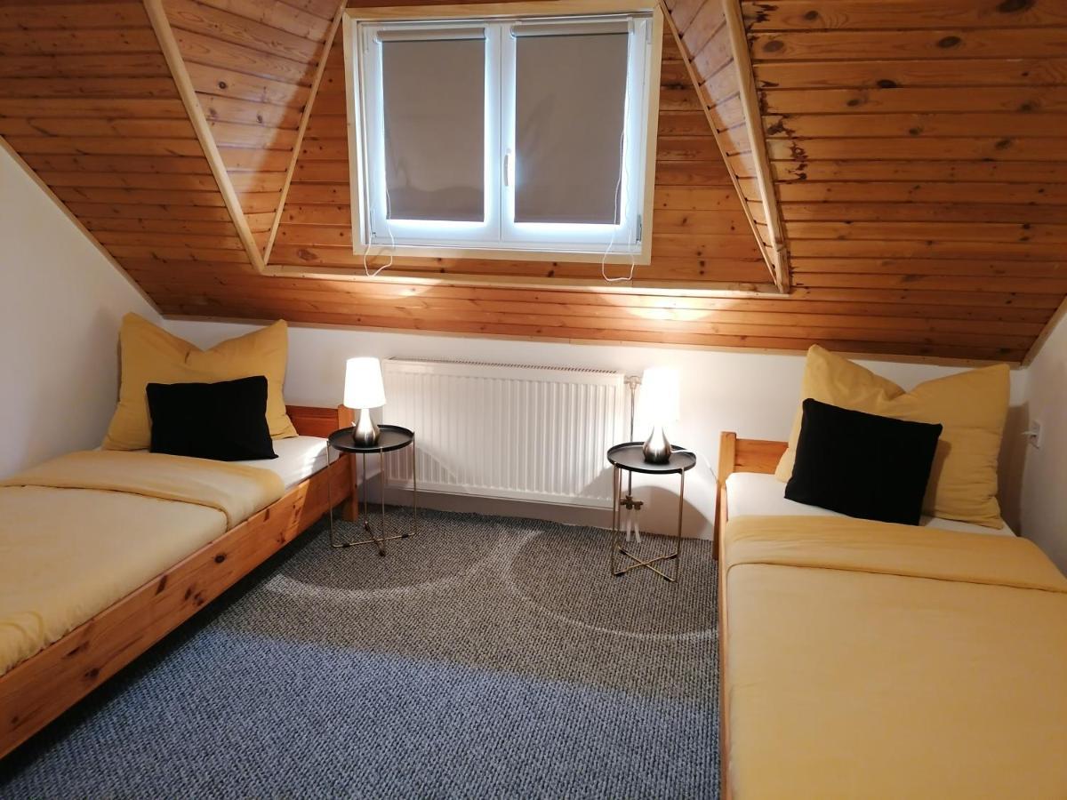 Villa Lili Balatonkeresztúr Esterno foto