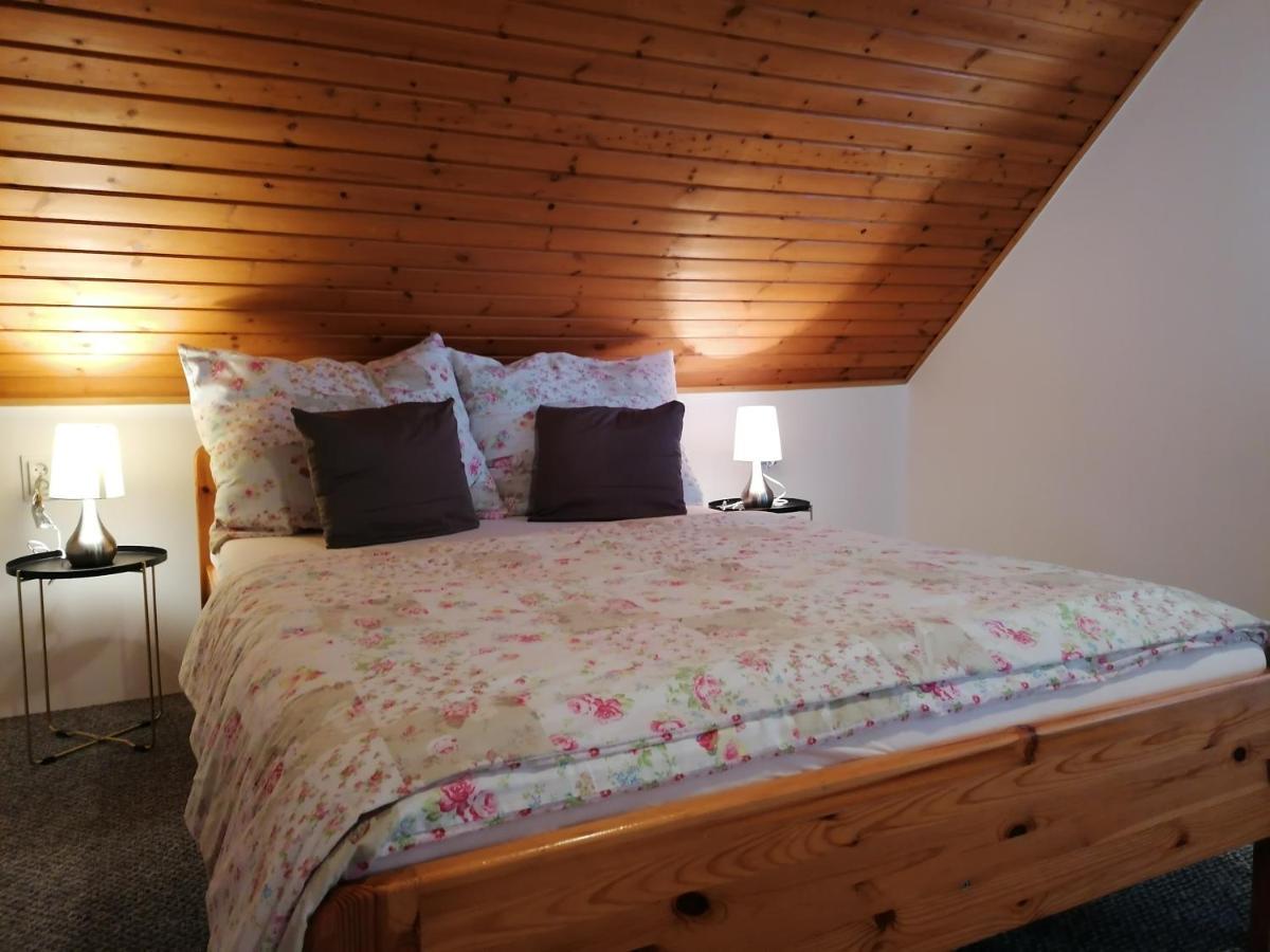 Villa Lili Balatonkeresztúr Esterno foto