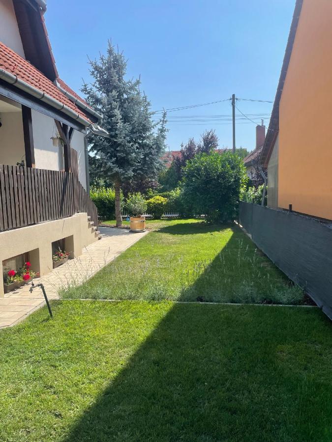 Villa Lili Balatonkeresztúr Esterno foto