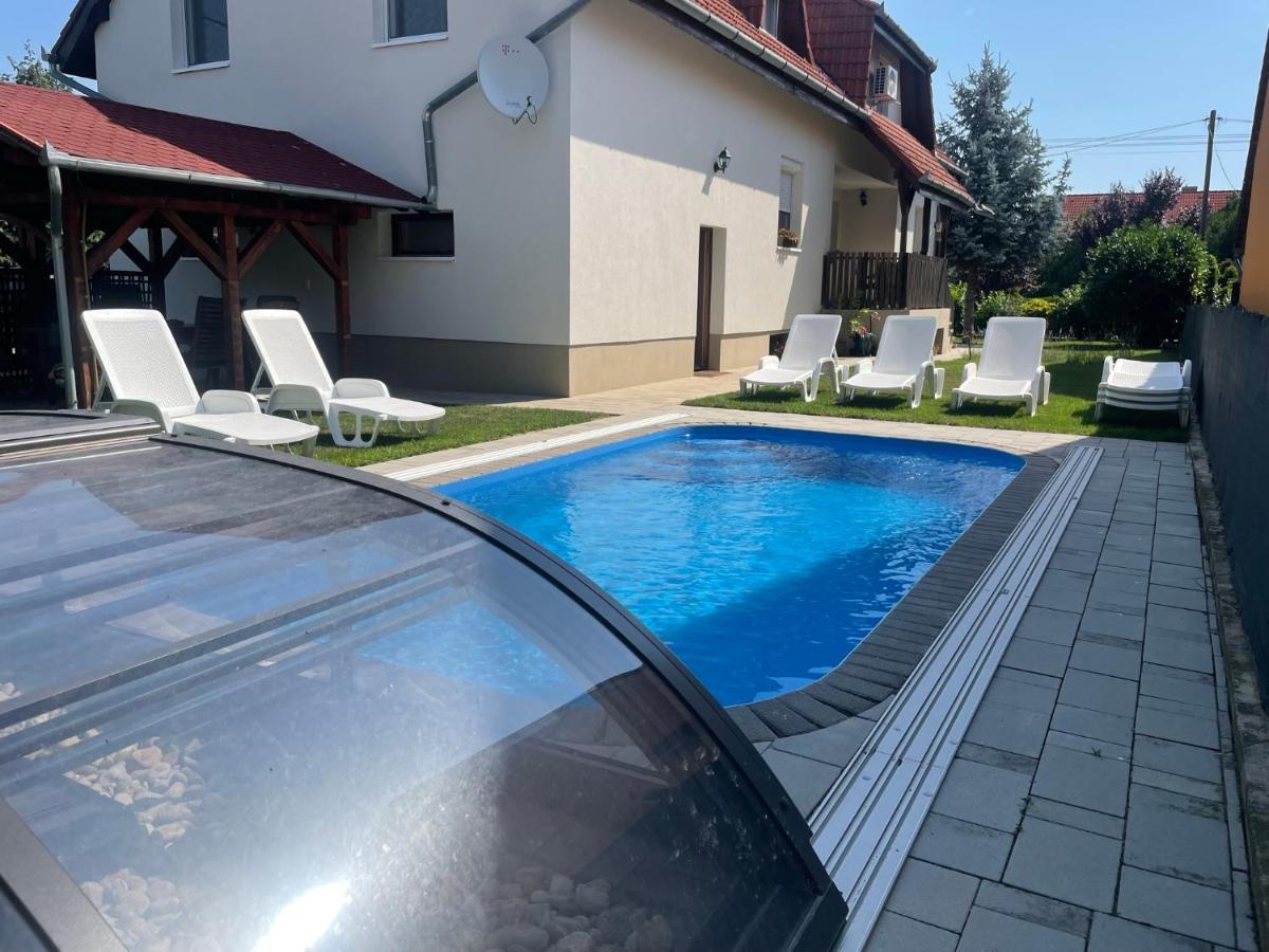 Villa Lili Balatonkeresztúr Esterno foto
