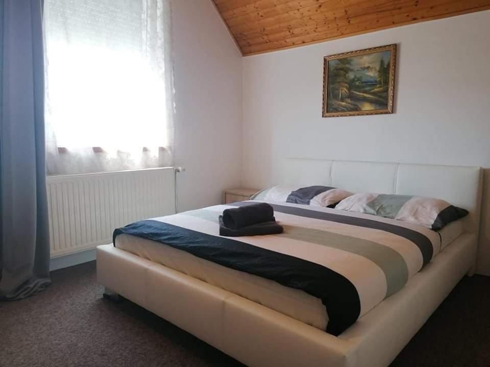 Villa Lili Balatonkeresztúr Esterno foto