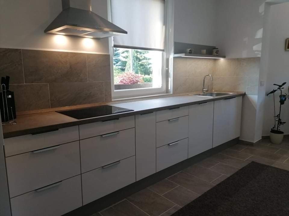 Villa Lili Balatonkeresztúr Esterno foto