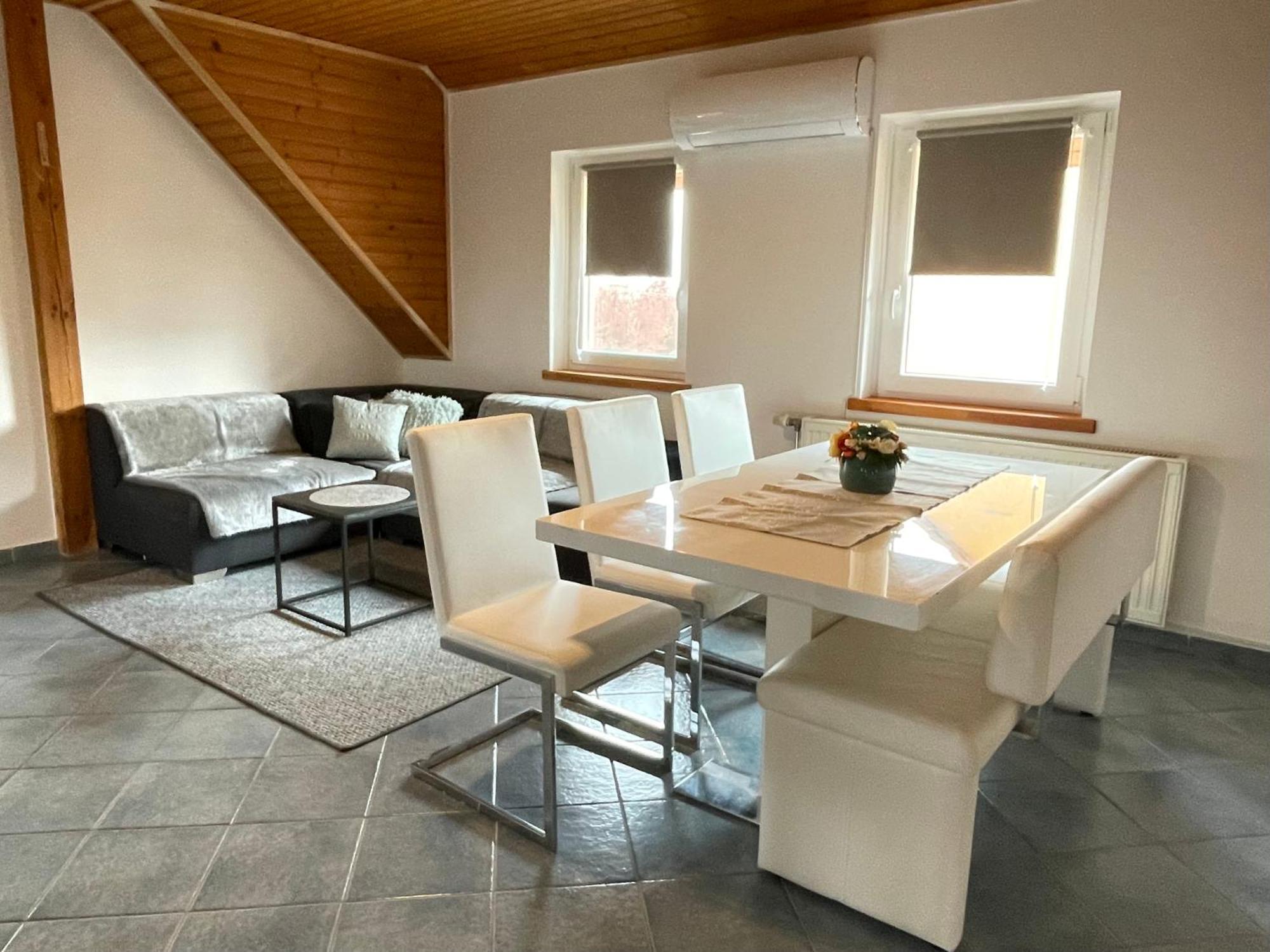Villa Lili Balatonkeresztúr Esterno foto